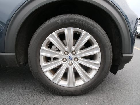 Used 2022 Ford Explorer Limited w/ Equipment Group 301A image 10