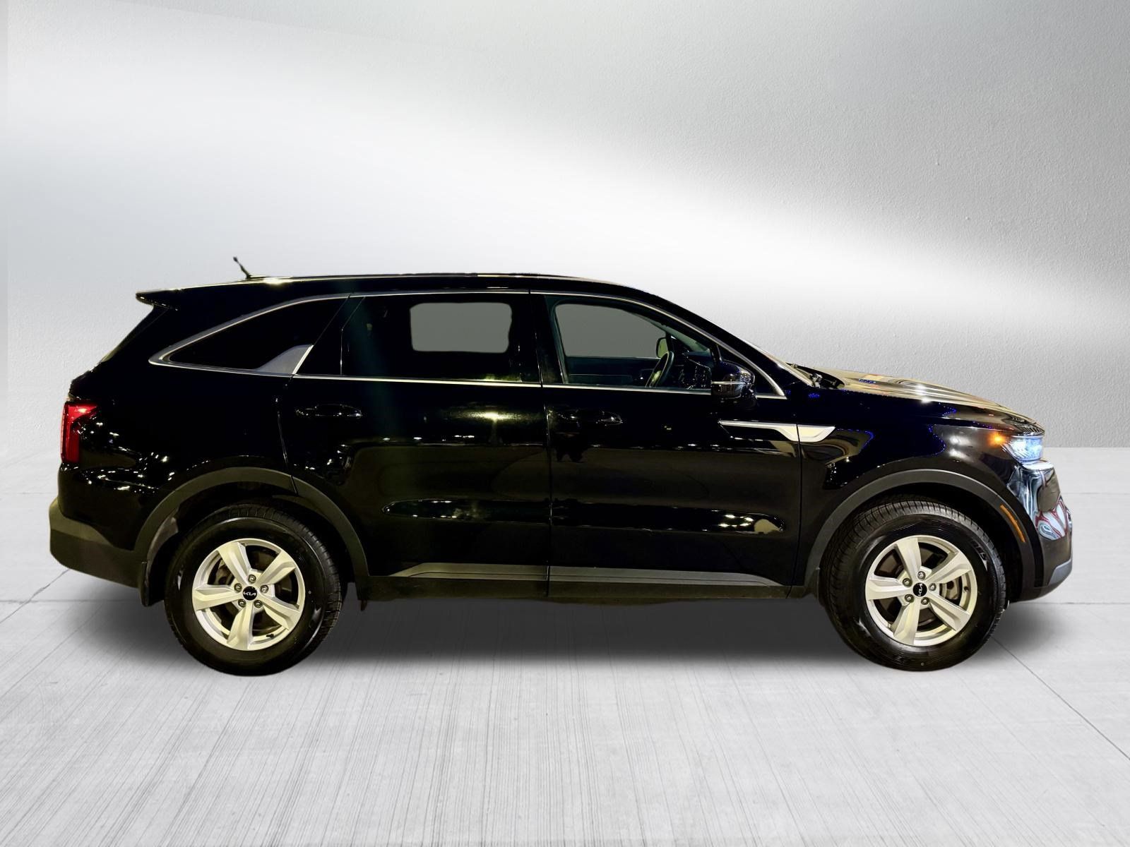 Used 2023 Kia Sorento LX AWD/4WD image 8