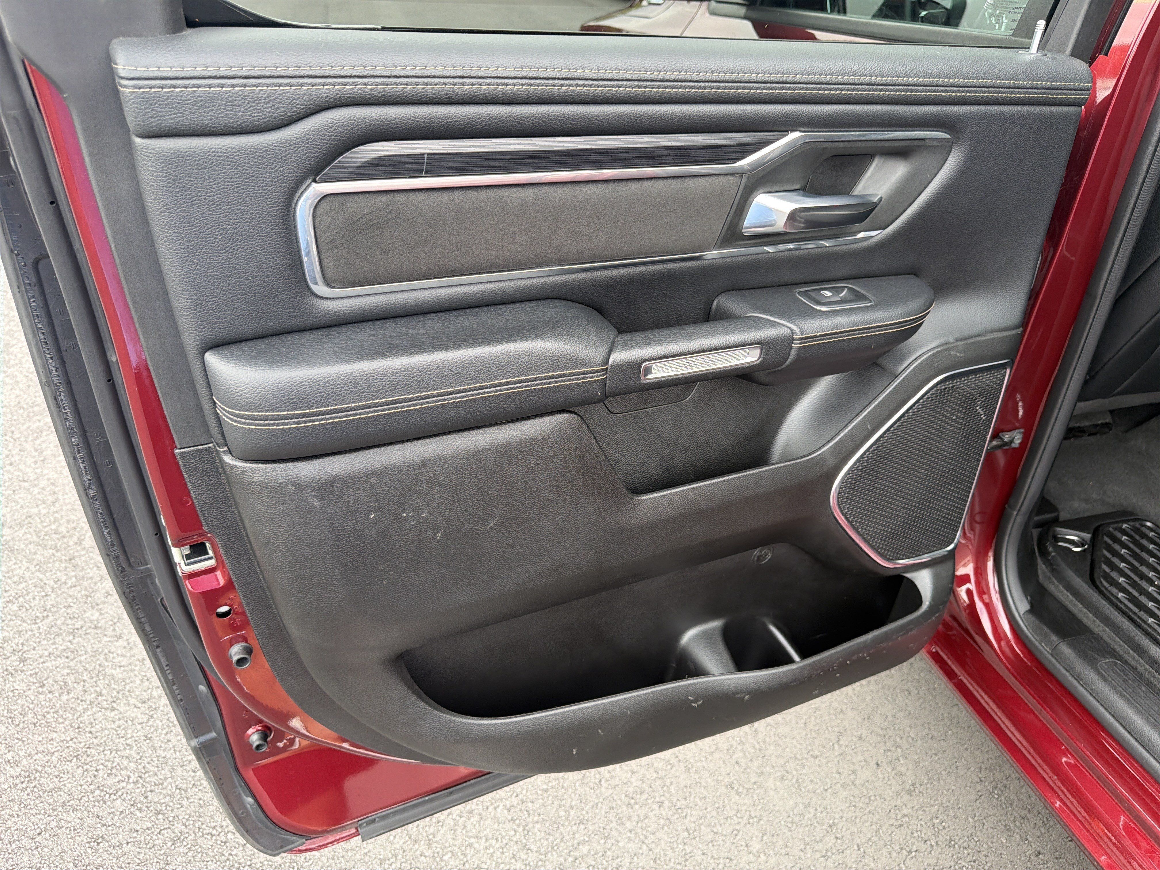 Used 2024 RAM 1500 Laramie RWD image 20
