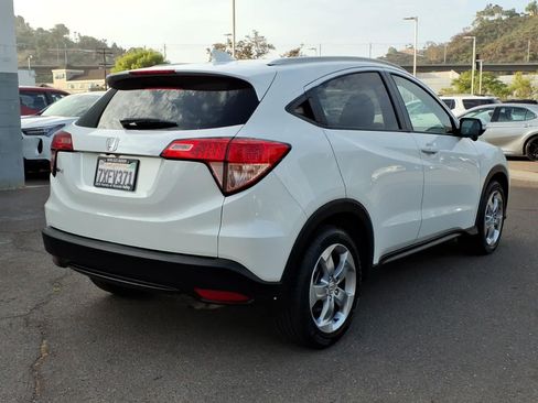 Used 2017 Honda HR-V EX-L image 4