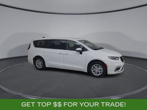 Certified 2023 Chrysler Pacifica Touring-L FWD image 2