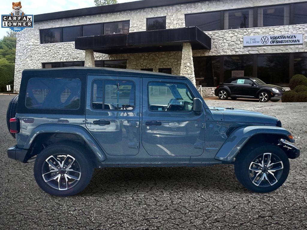 Used 2024 Jeep Wrangler Unlimited w/ Convenience Group AWD/4WD image 4