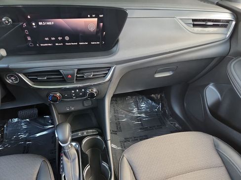 Used 2025 Buick Encore GX Preferred image 16