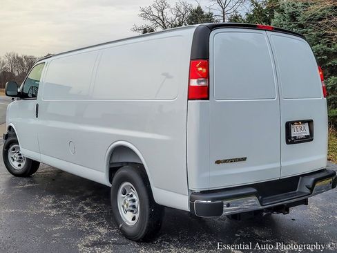 New 2025 Chevrolet Express 3500 Extended w/ Driver Convenience Package image 7