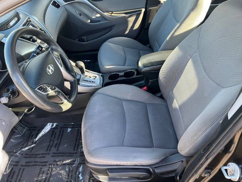 Used 2013 Hyundai Elantra GLS w/ Preferred Pkg FWD image 18