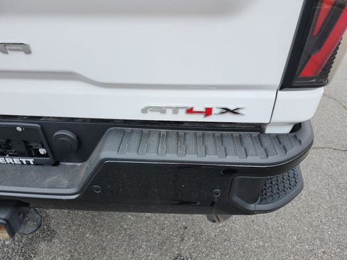 Used 2024 GMC Sierra 2500 AT4X image 5