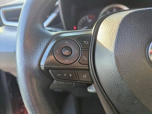 Used 2020 Toyota Corolla LE FWD image 12