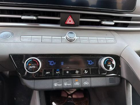 Used 2024 Hyundai Elantra SEL FWD image 22