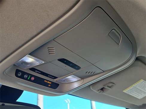 Used 2018 Buick Enclave Essence image 33