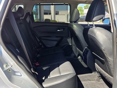 Used 2023 Nissan Rogue SV w/ SV Premium B Package FWD image 16