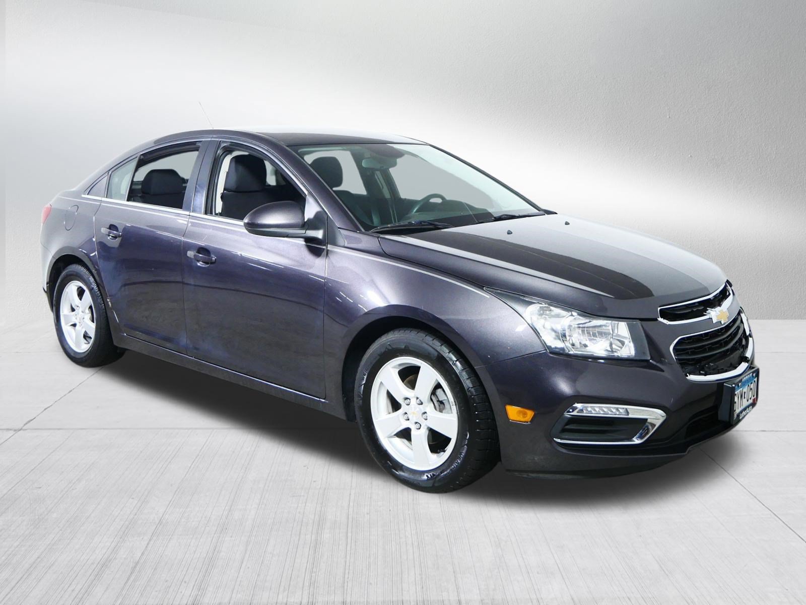 Used 2016 Chevrolet Cruze LT FWD image 1