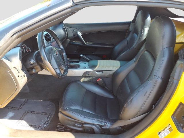 Used 2005 Chevrolet Corvette Convertible w/ Preferred Equipment Group RWD image 4
