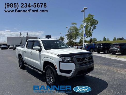 Used 2025 Nissan Frontier SV AWD/4WD image 1
