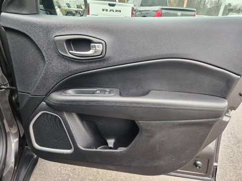 Used 2019 Jeep Compass Altitude image 26