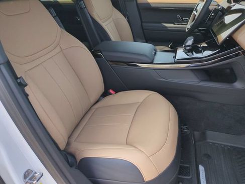 New 2026 Land Rover Range Rover Sport Dynamic SE AWD/4WD image 18