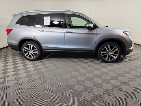 Used 2017 Honda Pilot Touring image 8