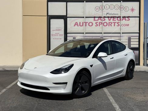 Used 2023 Tesla Model 3 Standard Range RWD image 3