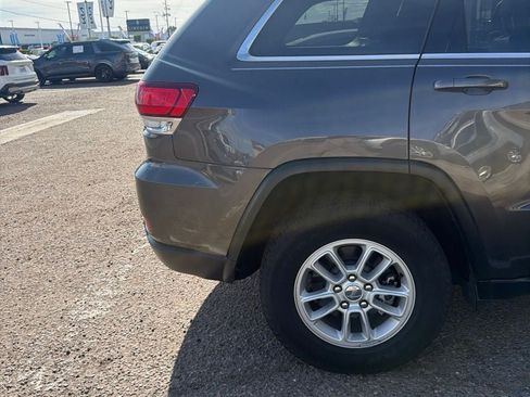 Used 2020 Jeep Grand Cherokee Laredo RWD image 11