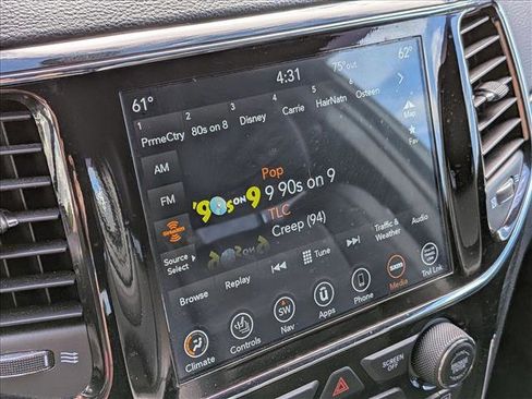 Used 2021 Jeep Grand Cherokee Laredo X AWD/4WD image 12