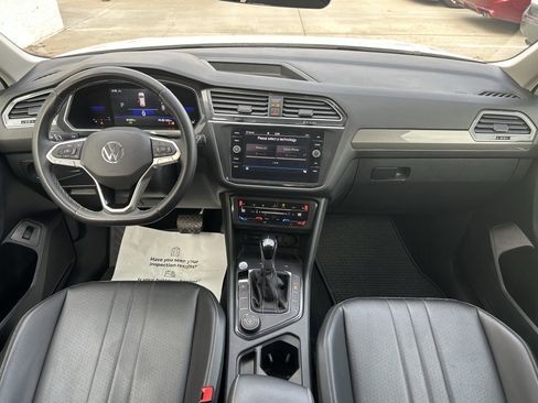 Used 2022 Volkswagen Tiguan SE image 19