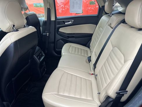 Used 2018 Ford Edge SEL w/ Equipment Group 201A FWD image 32