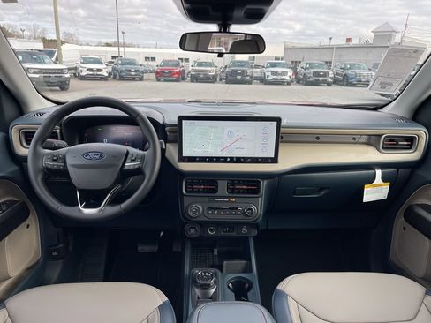 New 2025 Ford Maverick Lariat image 6