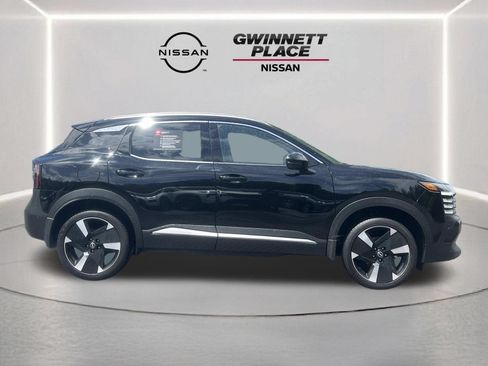 Used 2025 Nissan Kicks SR FWD image 25