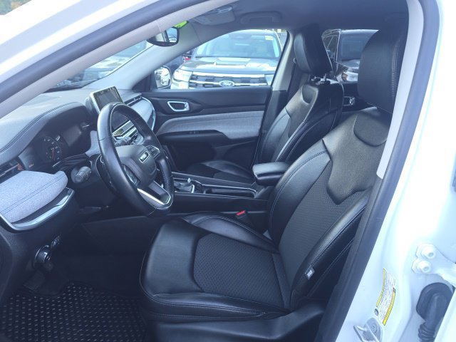 Used 2022 Jeep Compass Latitude w/ Convenience Group AWD/4WD image 13