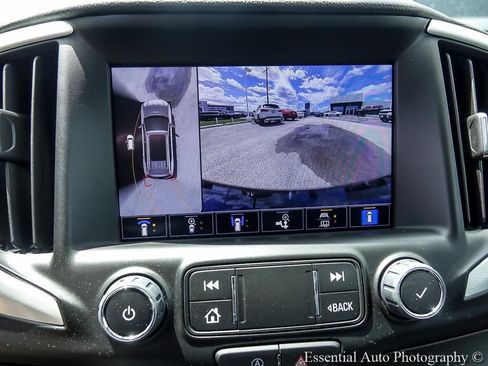 Used 2024 GMC Terrain SLT w/ Tech Package FWD image 20