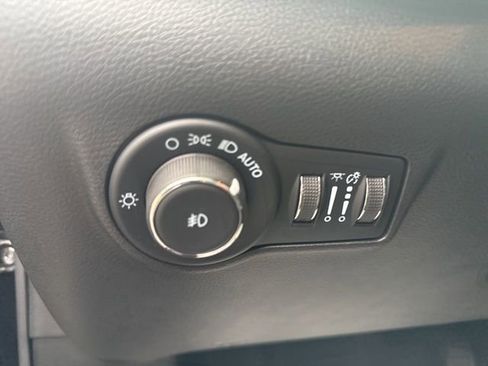 Used 2022 Jeep Compass Limited w/ Elite Group image 23