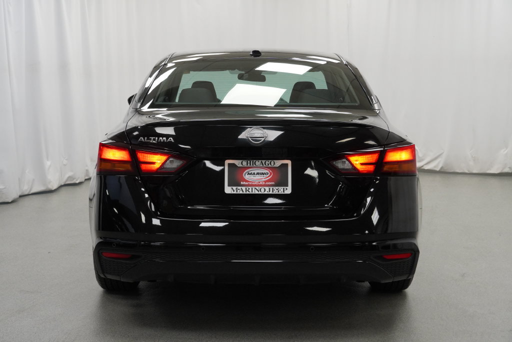 Used 2025 Nissan Altima 2.5 SV FWD image 17