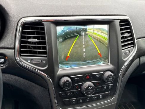 Used 2018 Jeep Grand Cherokee Altitude image 51