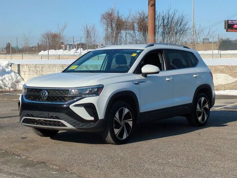 Used 2023 Volkswagen Taos SE image 7