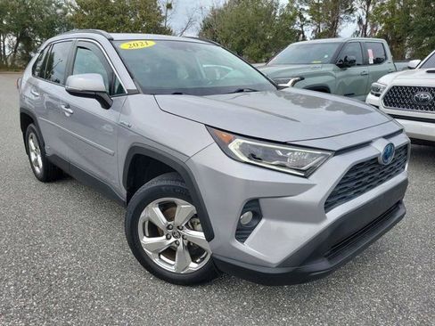 Used 2021 Toyota RAV4 XLE Premium image 8