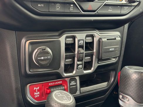 Used 2022 Jeep Gladiator Mojave w/ LED Lighting Group AWD/4WD image 31