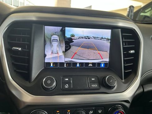 Used 2023 GMC Acadia SLT w/ Technology Package FWD image 28