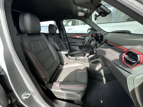 Certified 2025 Chevrolet TrailBlazer RS FWD image 25