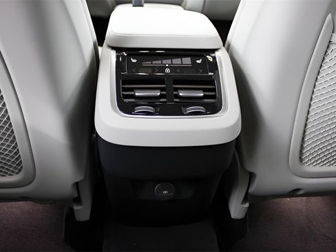 New 2025 Volvo XC90 B6 Plus w/ Protection Package Premier image 22