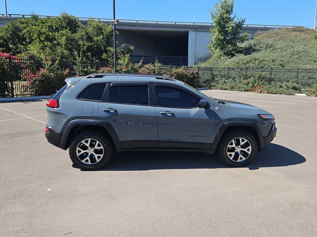 Used 2014 Jeep Cherokee Trailhawk w/ Leather Interior Group AWD/4WD image 4