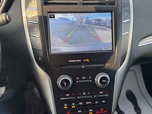 Used 2017 Lincoln MKC Premiere image 27