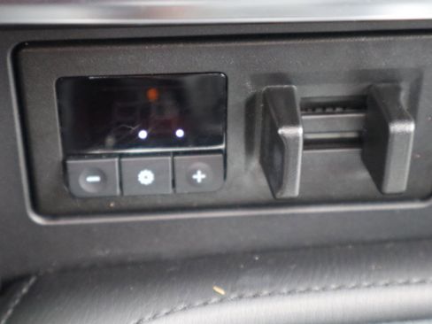 Used 2024 Nissan Armada SL w/ Midnight Edition Package image 31