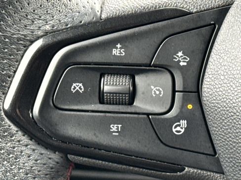 Certified 2022 Chevrolet TrailBlazer RS w/ Driver Confidence Package image 19