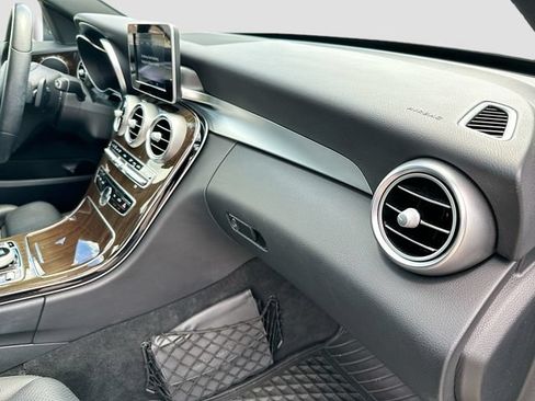 Used 2018 Mercedes-Benz C 300 4MATIC Sedan image 31