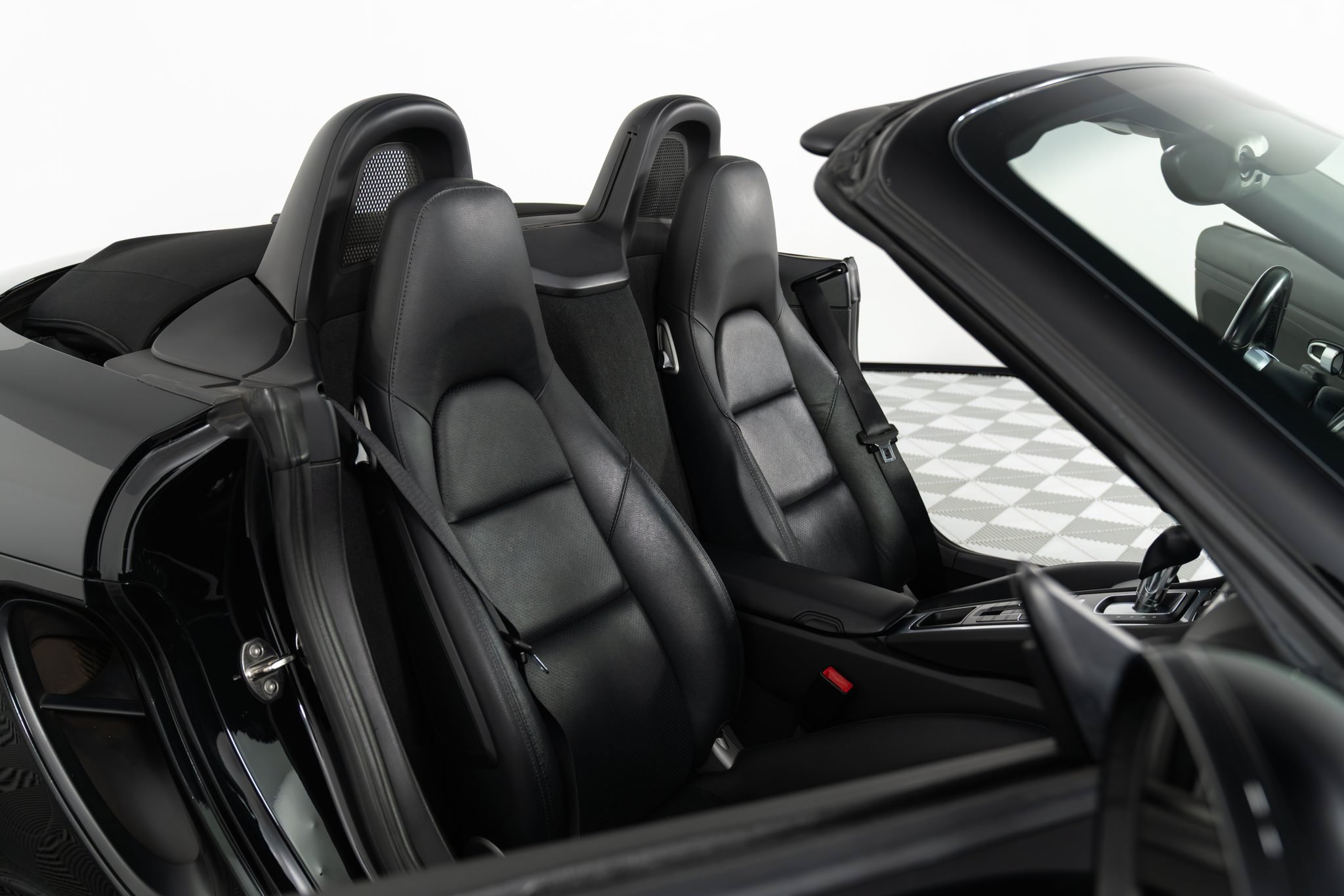Used 2015 Porsche Boxster S RWD image 9
