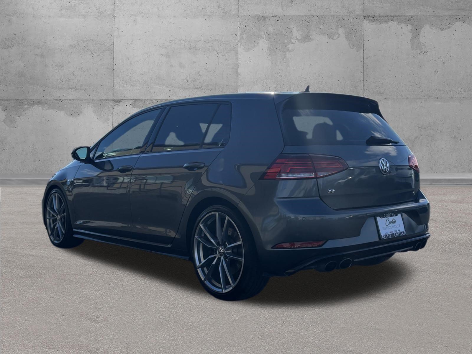 Used 2018 Volkswagen Golf R 4-Door AWD/4WD image 5