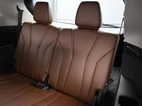 Used 2024 Acura MDX SH-AWD w/ Technology Package image 25