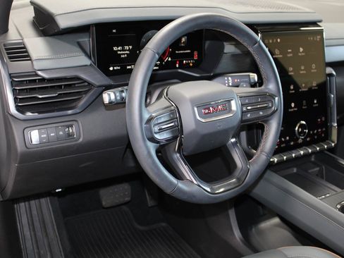 Used 2026 GMC Acadia AT4 w/ Luxury Package AWD/4WD image 30