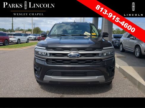 Used 2024 Ford Expedition XLT RWD image 3