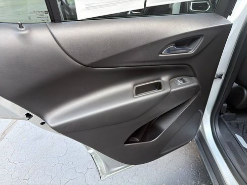 Used 2019 Chevrolet Equinox LT FWD image 10