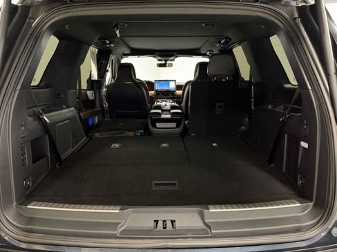 Used 2024 Lincoln Navigator Reserve image 32